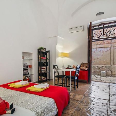 B&B Affittacamere Del Teatro Brindisi Exterior photo