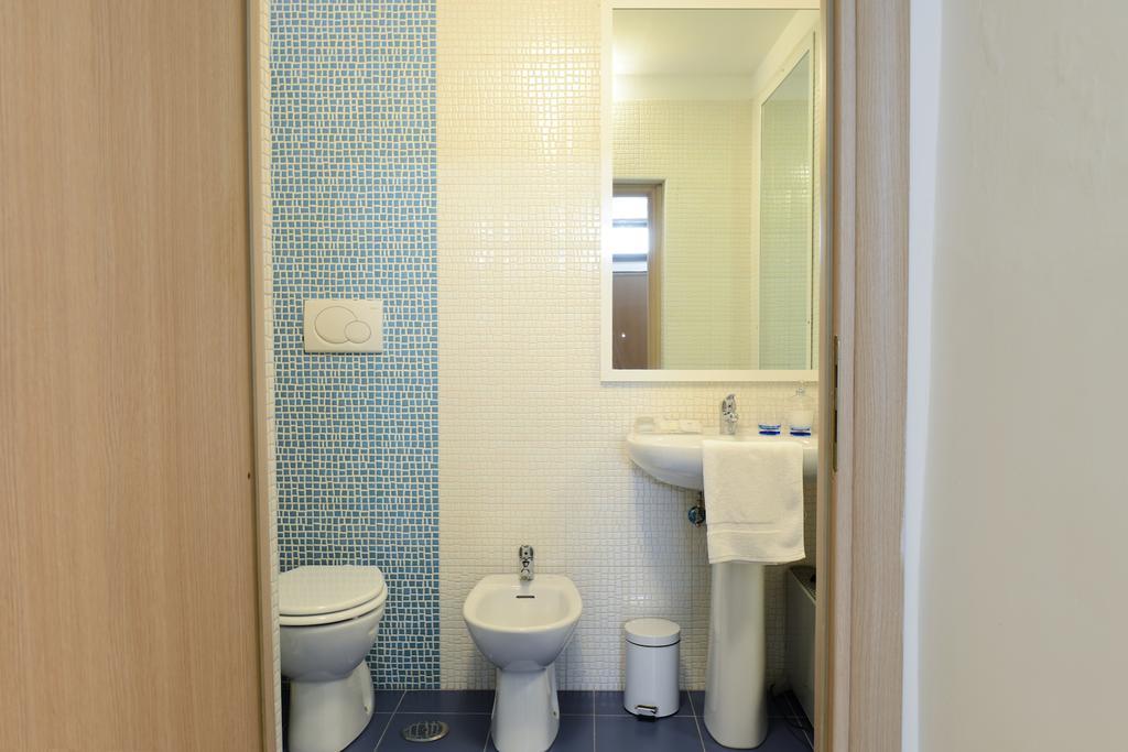 B&B Affittacamere Del Teatro Brindisi Room photo