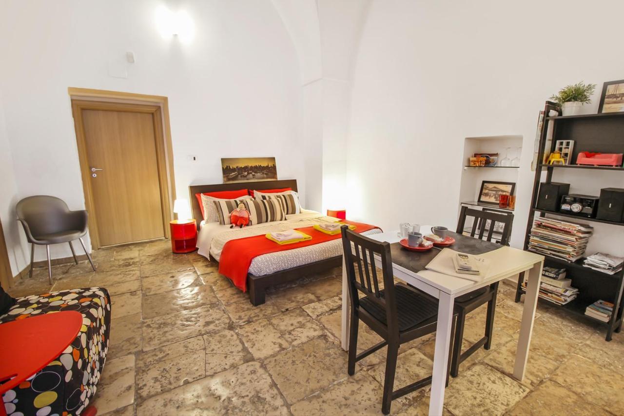 B&B Affittacamere Del Teatro Brindisi Exterior photo