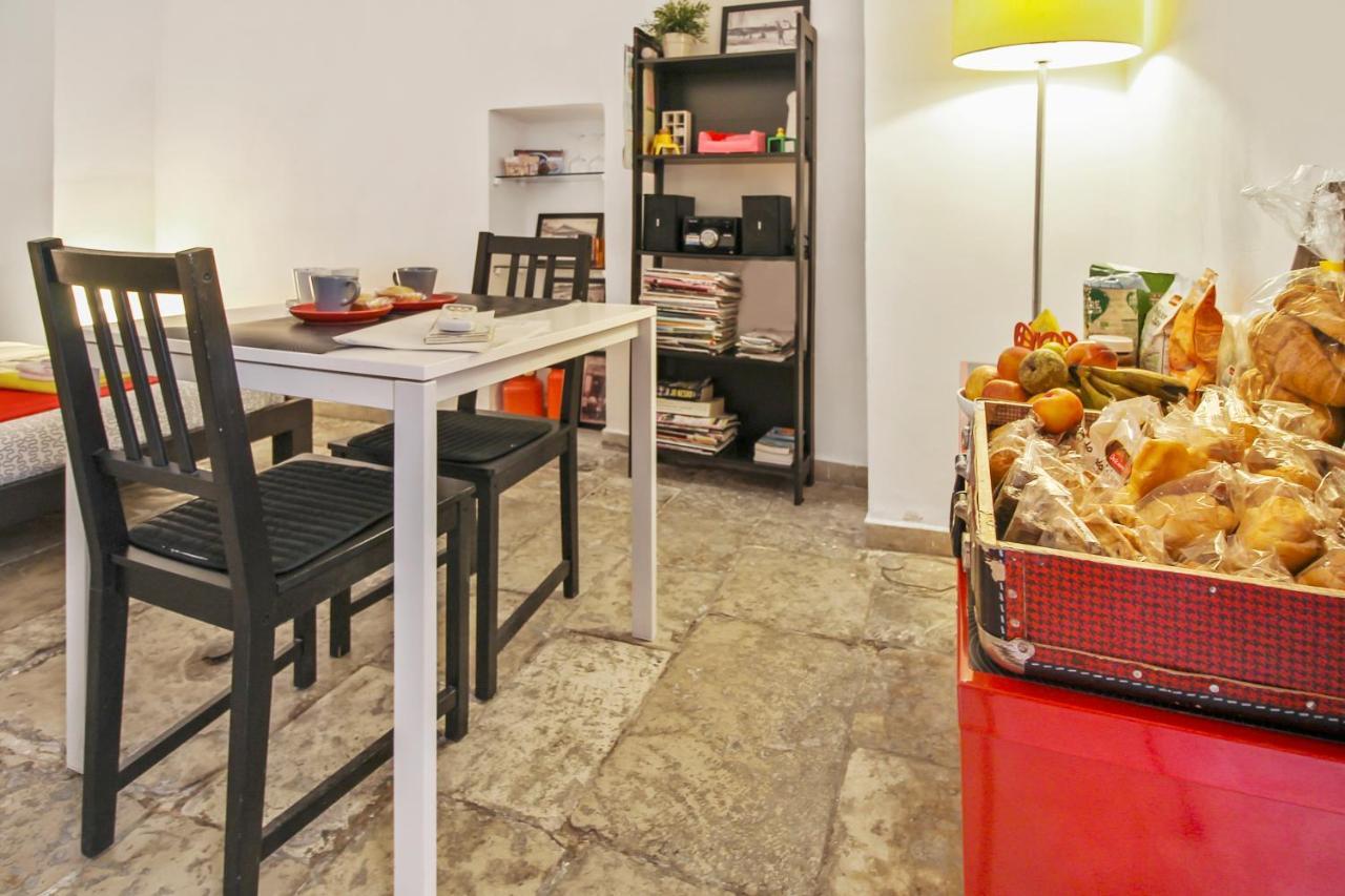 B&B Affittacamere Del Teatro Brindisi Exterior photo