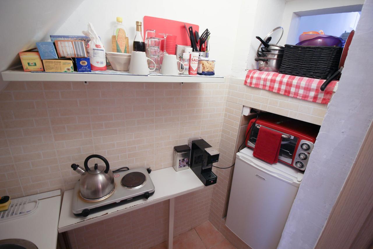 B&B Affittacamere Del Teatro Brindisi Exterior photo