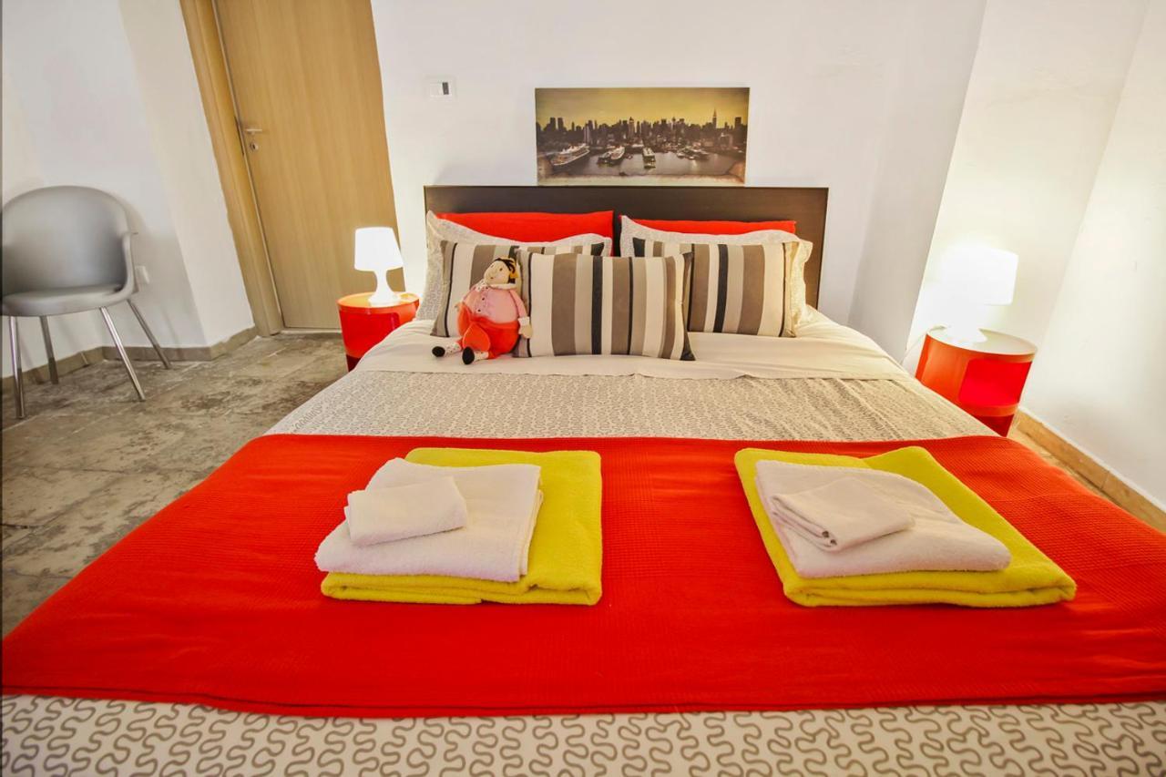 B&B Affittacamere Del Teatro Brindisi Exterior photo