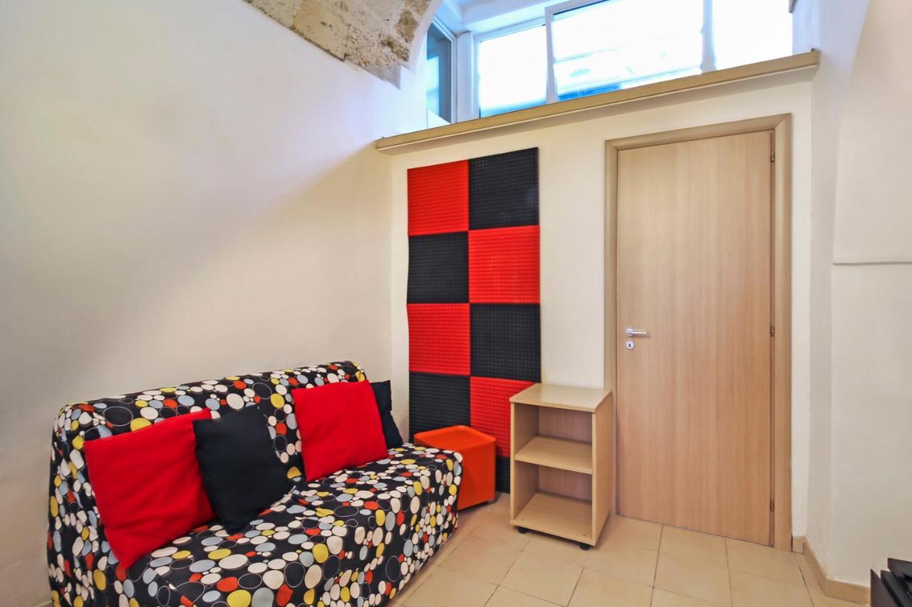 B&B Affittacamere Del Teatro Brindisi Exterior photo